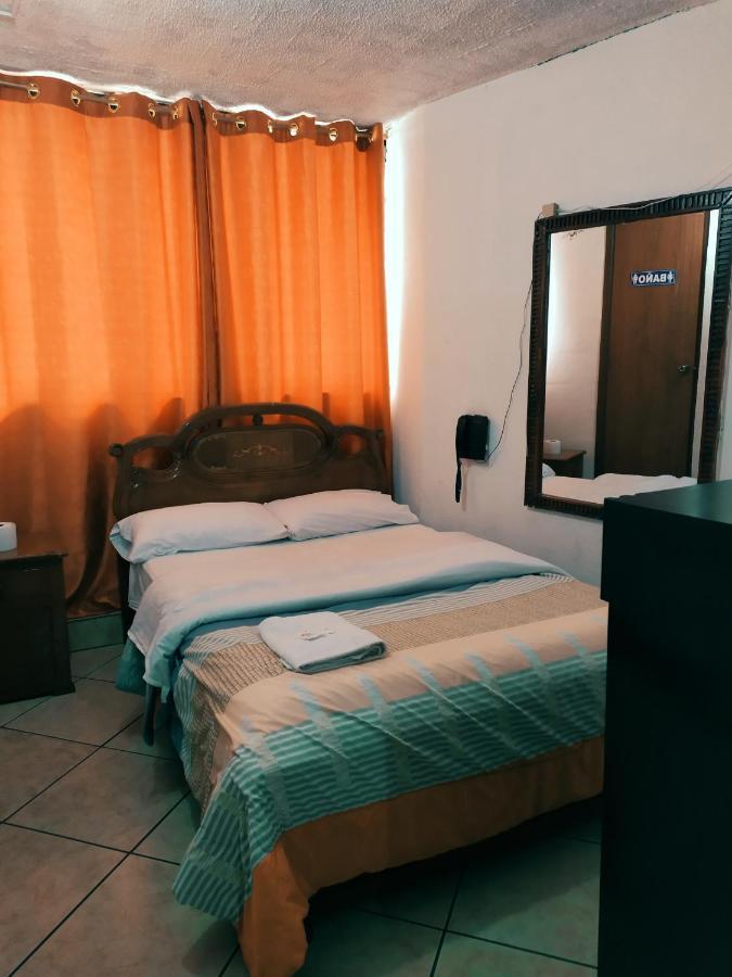 Hostal Ajavi Del Sur キト エクステリア 写真